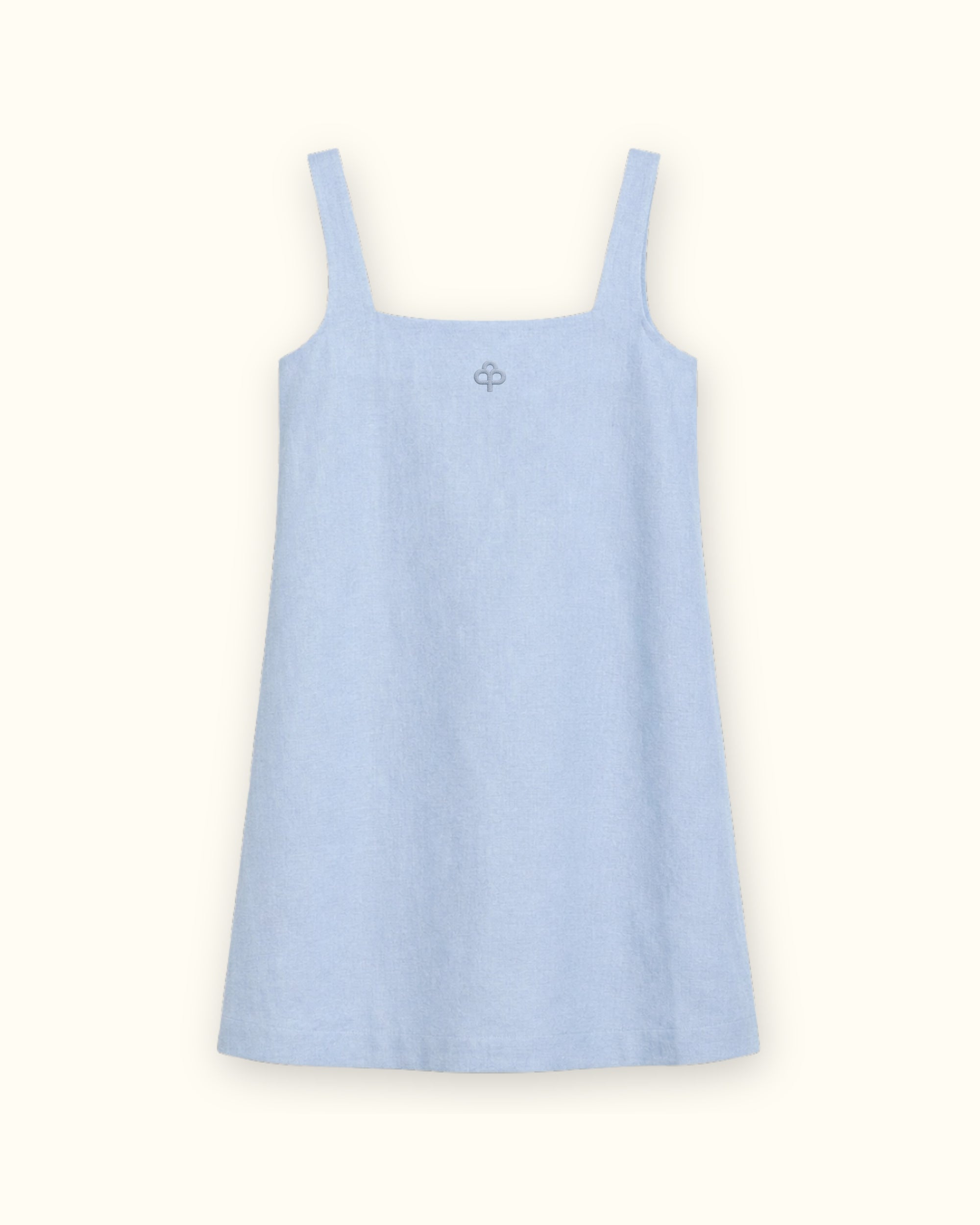 Robe mini en lin bleu clair, vue de face, montrant l’encolure et la silhouette de la robe