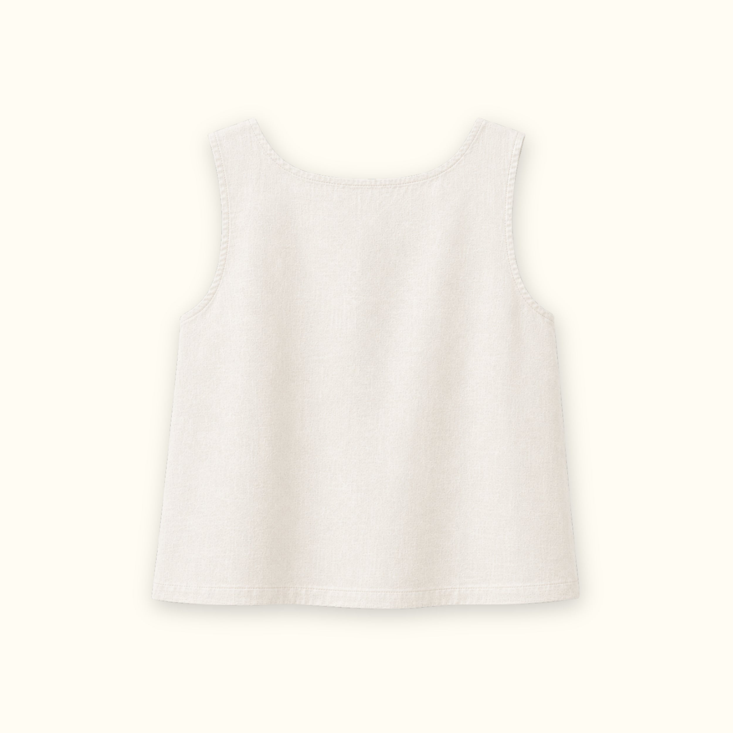 Top en lin à encolure carrée off white, vue de dos, montrant l’encolure et la coupe sans manches